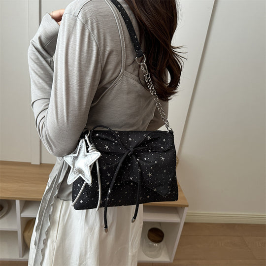Damen Clutch-Tasche mit verspieltem Sternenmotiv und elegantem Kordelzug Nord Taschen