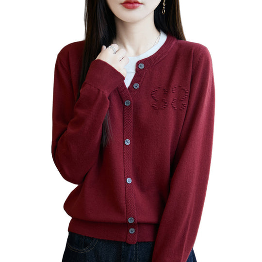 Damen Kurzer Feinstrick-Cardigan mit V‑Schlitzkragen, Rippenblende und dezentem Struktur‑Logo Nord Taschen