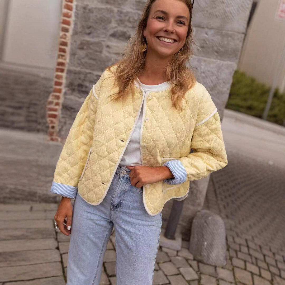 Damen gesteppte Kurzjacke mit Diamantstepp, kontrastierter Paspel und abgerundetem Saum Nord Taschen
