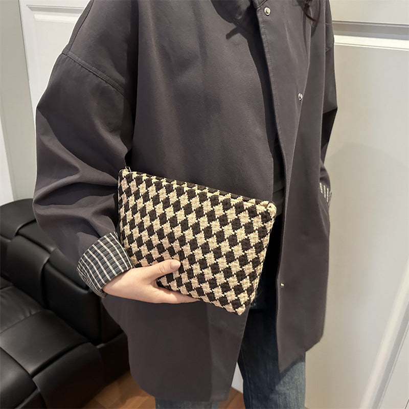 Damen Clutch mit geometrischem Muster Nord Taschen