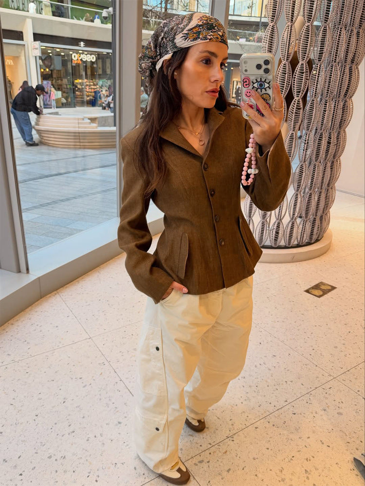 Damen Taillierter Cordblazer mit Schößchen und Pattentaschen Nord Taschen
