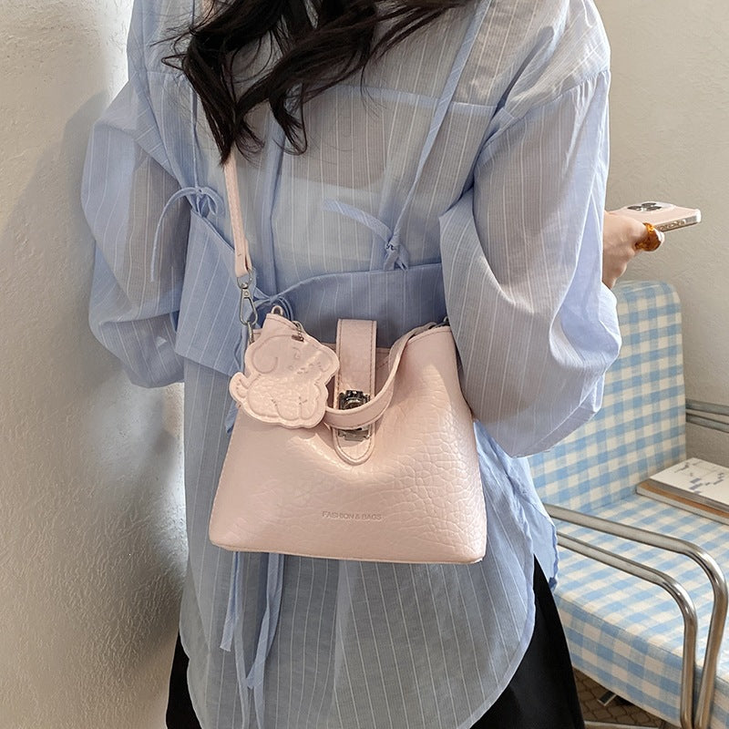 Damen Handtasche aus edlem Kunstleder mit strukturiertem Mehrzweck-Design Nord Taschen
