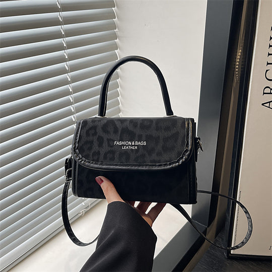 Damen Umhängetasche mit strukturiertem Leder und abnehmbarem Schulterriemen Nord Taschen