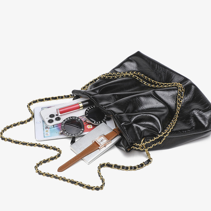 Damen Tasche mit gefaltetem Design und Kettenhenkel Nord Taschen