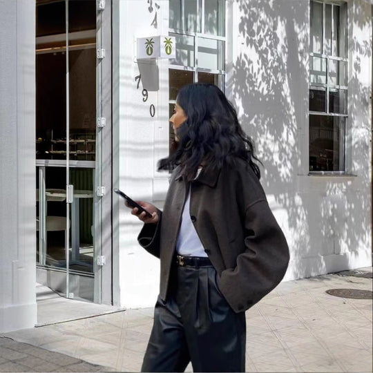 Damen Kurzjacke im Boxy‑Schnitt aus Wollmix mit Hemdkragen und Eingrifftaschen Nord Taschen