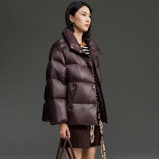Damen Kurz geschnittene gesteppte Daunenjacke mit hohem Stehkragen, Boxy-Silhouette und Druckknöpfen Nord Taschen