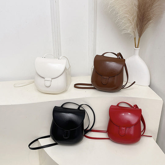 Damen Umhängetasche mit klassischem Klappverschluss und elegantem Kunstleder Nord Taschen