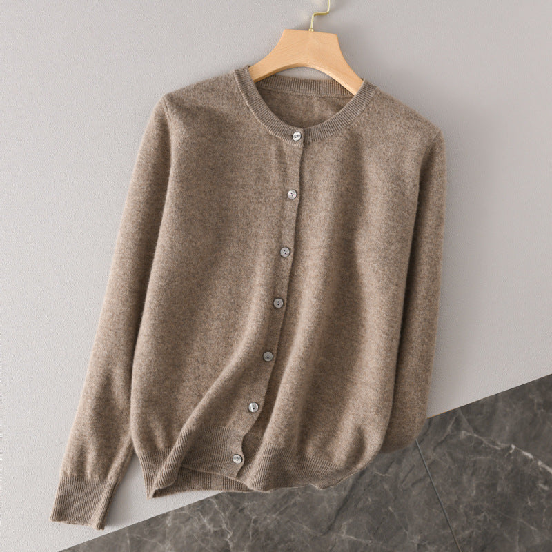 Damen Leichter Rundhals-Knopfcardigan in Kaschmiroptik mit feiner Rippkante und lässiger Silhouette Nord Taschen