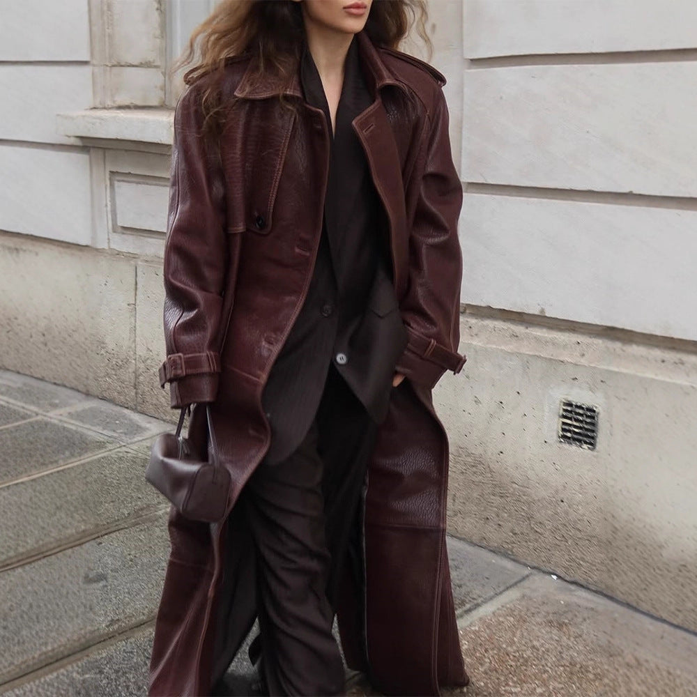 Damen Langer Trenchcoat aus Lederimitat mit Oversize-Schultern und taillierter Silhouette Nord Taschen