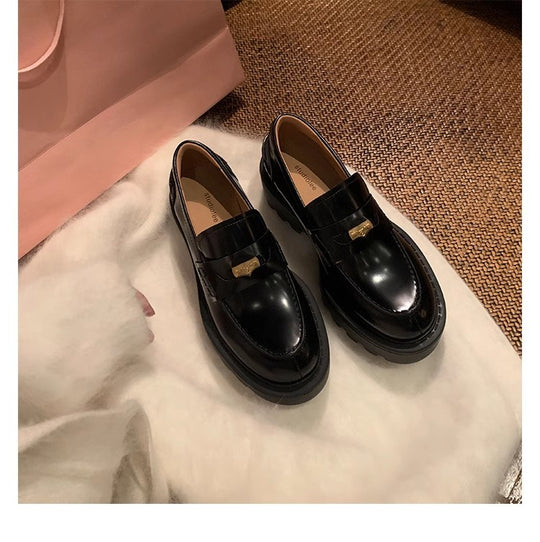 Damen Chunky Loafer mit Plateau-Profilsohle und goldener Zierspange Nord Taschen