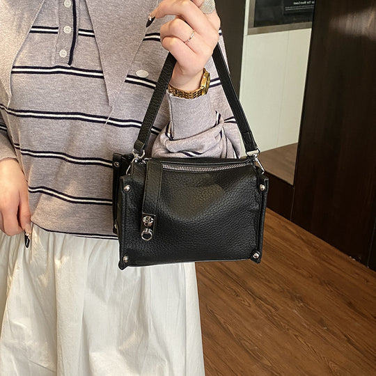 Damen Umhängetasche mit luxuriösem Kunstleder und eleganten Details Nord Taschen
