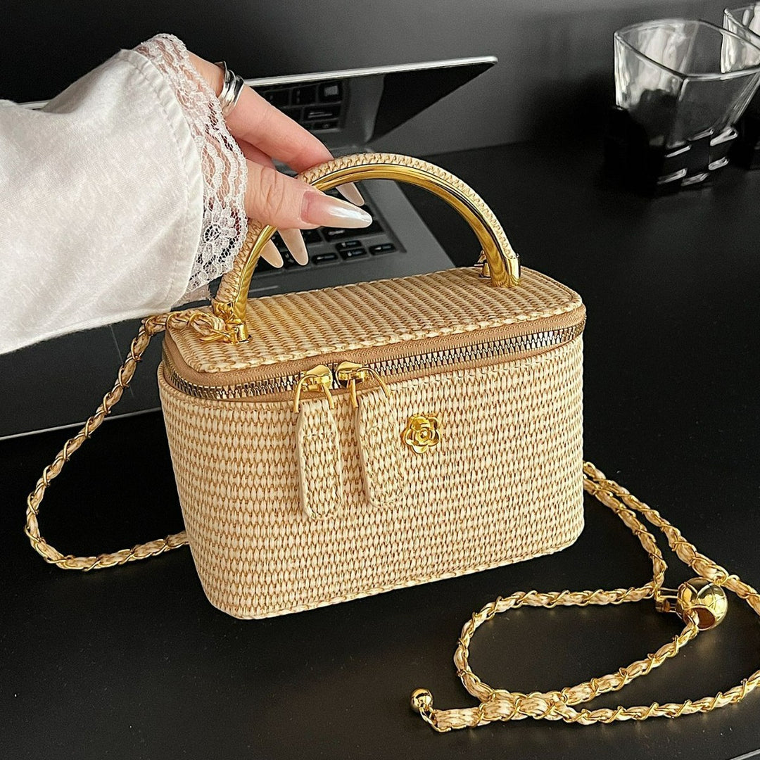 Damen modische Handtasche im strukturierten Design mit goldenen Akzenten Nord Taschen