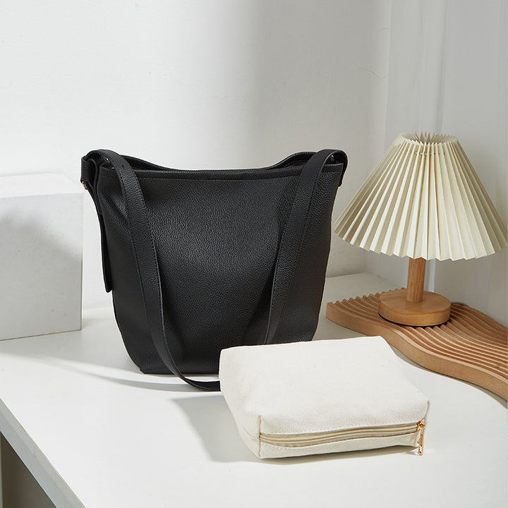 Damen Hobo-Tasche aus hochwertigem Kunstleder mit praktischem Innenfach Nord Taschen
