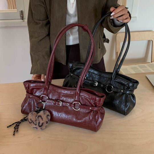 Damen elegante Handtasche mit charmantem Kuschelanhänger Nord Taschen