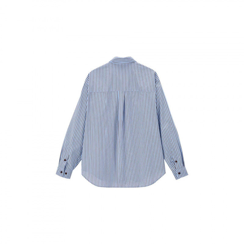 Unisex Oversize-Streifenhemd mit diagonal gestreifter Brusttasche, Kentkragen und abgerundetem Saum Nord Taschen