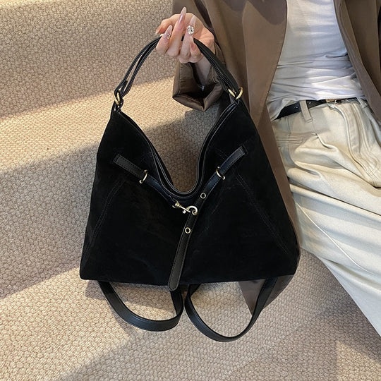 Damen Hobo-Tasche aus weichem Leder mit praktischen Reißverschlusstaschen Nord Taschen