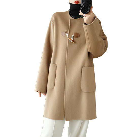 Damen Midilanger Wollmixmantel mit KnNord Taschenelverschlüssen, kastiger Silhouette und aufgesetzten Taschen Nord Taschen