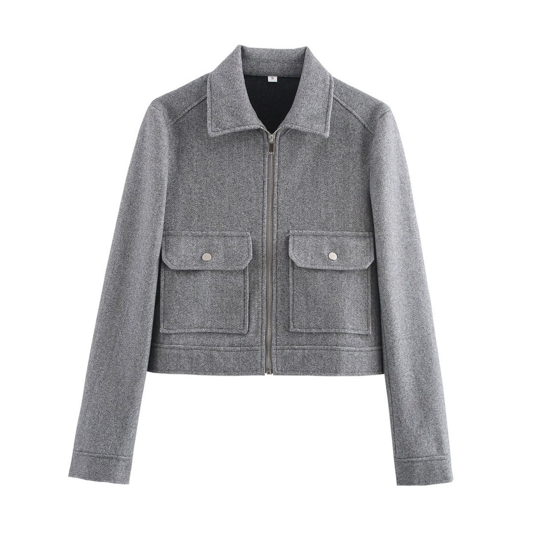 Damen kurze Boxy-Wolljacke mit durchgehendem Reißverschluss und aufgesetzten Pattentaschen Nord Taschen