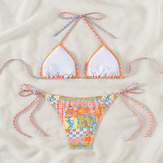 Damen Triangel-Bikini-Set mit verspielt floralem Muster und verstellbaren BindNord Taschenändern