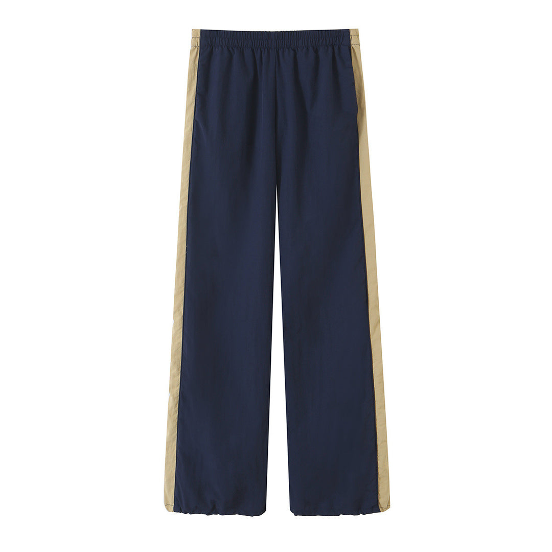 Damen Leichte Cropped-Übergangsjacke mit Funnelkragen, Kontrast-Einsätzen und Tunnelzug Nord Taschen