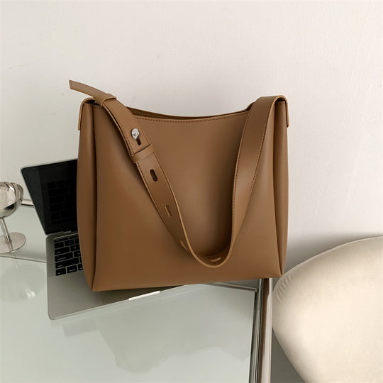 Damen Hobo-Tasche aus hochwertigem, geschmeidigem Kunstleder mit verstellbarem Tragegurt Nord Taschen