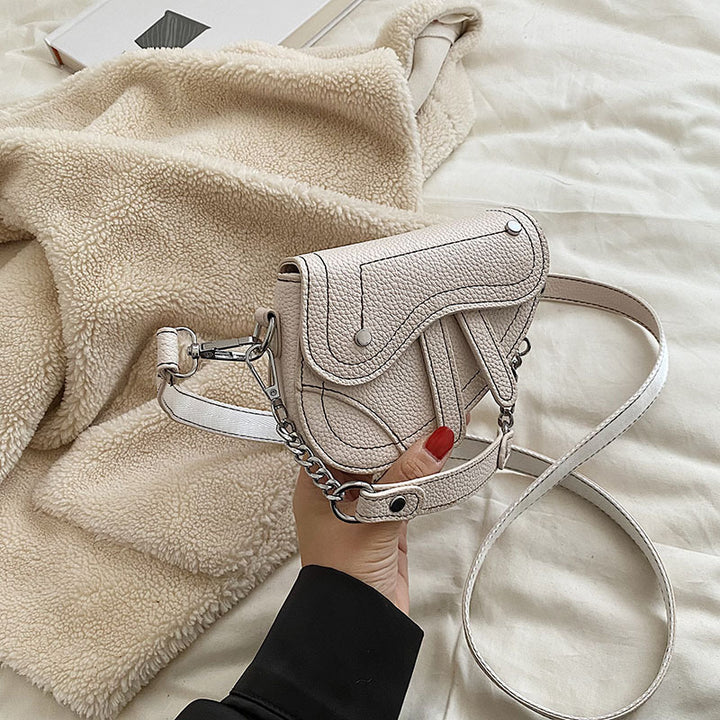 Damen Umhängetasche mit einzigartigem Kettendetail und innovativen Fächern Nord Taschen