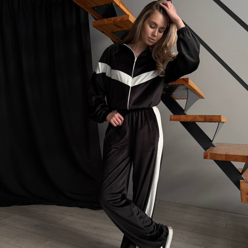Damen leichter Komfort-Jogginganzug im Retro-Stil mit kurzem Reißverschlussoberteil und hoher Taille Nord Taschen