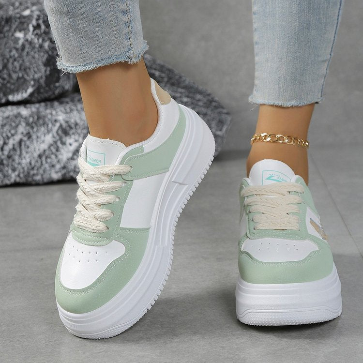 Damen Plateau-Sneaker mit modischer Sohle und komfortabler Dämpfung