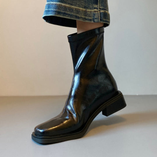 Damen Stiefelette im Reitstiefel‑Look aus softem Glattleder mit quadratischer Kappnaht und gestapeltem Blockabsatz Nord Taschen