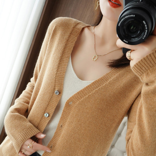 Damen Leichter V‑Ausschnitt-Cardigan aus Kaschmir‑Mix mit feiner Rippkante Nord Taschen