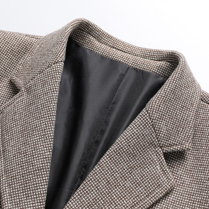 Herren Tailliertes Strickblazer aus Wollmix mit feiner Noppenstruktur und aufgesetzten Taschen Nord Taschen