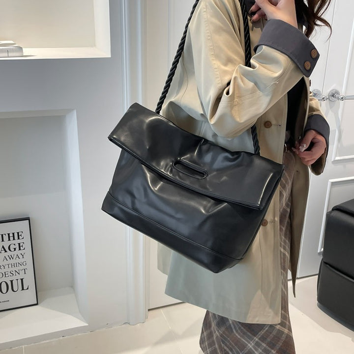 Damen Umhängetasche mit elastischem Klappdesign Nord Taschen