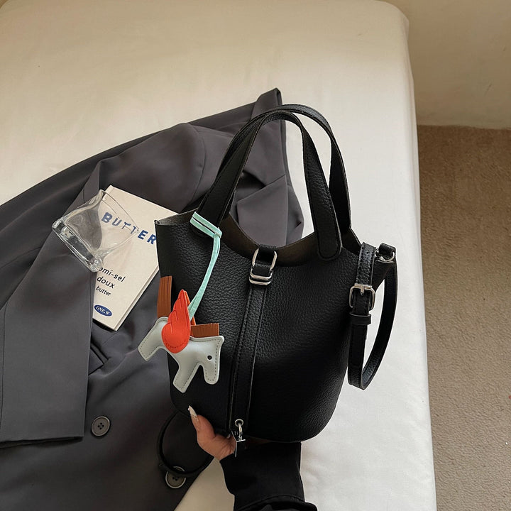 Damen Hobo-Tasche mit einzigartigem Tieranhänger und praktischem Tragegurt Nord Taschen