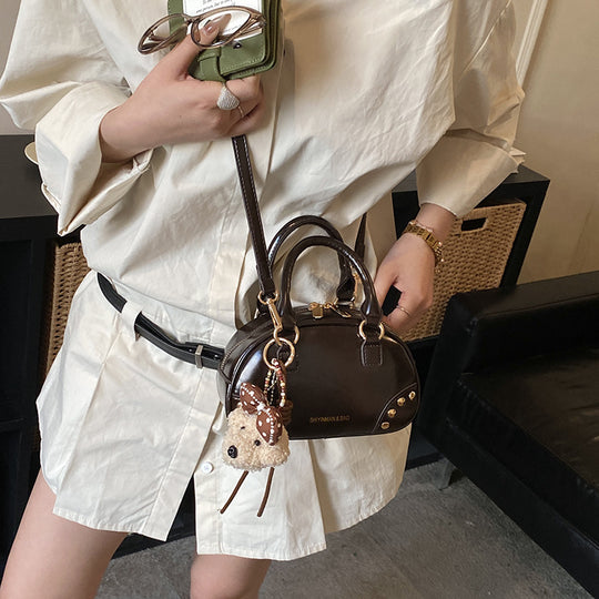 Damen Handtasche im eleganten Design mit abnehmbarem Schlüsselanhänger Nord Taschen