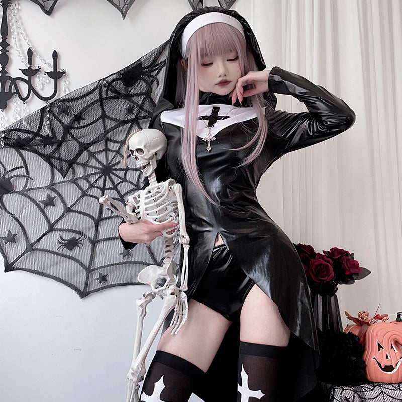 Damen Gothic Nonnenkostüm mit ausdrucksstarkem Design und transparentem Überrock Nord Taschen