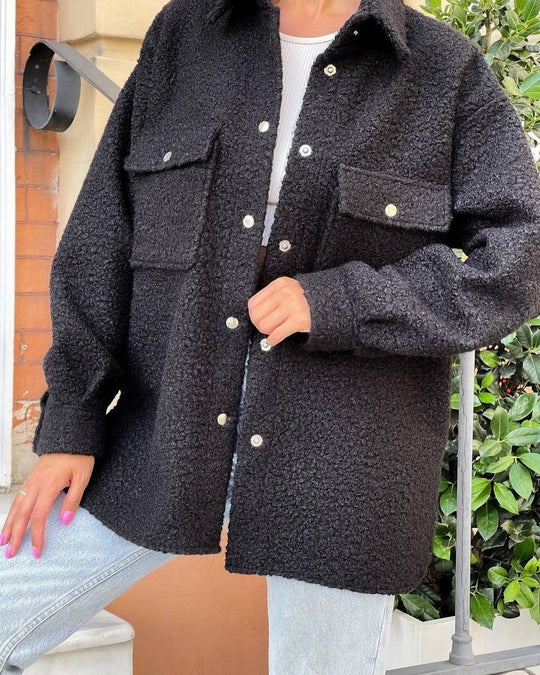 Damen Oversized Teddy-Übergangsjacke mit Brusttaschen und Druckknöpfen Nord Taschen