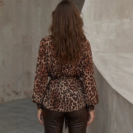 Damen Chiffonbluse mit Leopardenprint, Stehkragen und Bindeschleife Nord Taschen