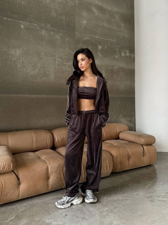 Damen dreiteiliges Samt-Lounge-Set mit Bandeau-Top, Kapuzen-Zipjacke und weiter High-Waist Palazzo-Hose Nord Taschen