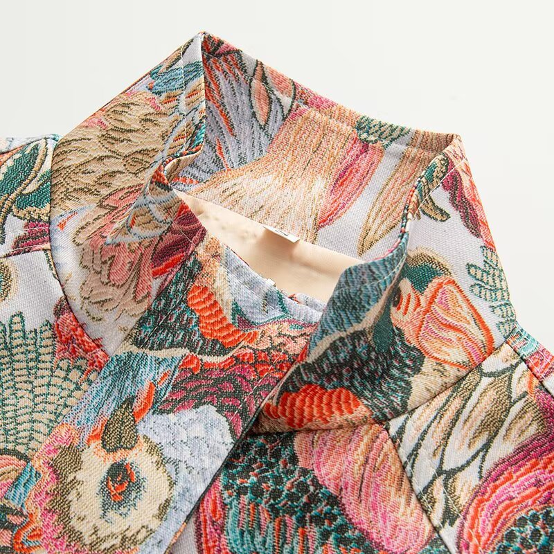 Damen gestickte Bomberjacke mit Vogelmotiven und aufgesetzten Taschen Nord Taschen