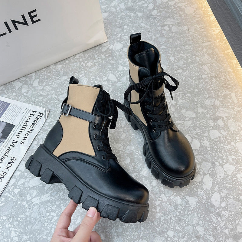 Damen Chunky‑Lug Ankleboots mit patentiertem Lackoberteil, Schnürung und verstellbarem Schnallenriemen Nord Taschen