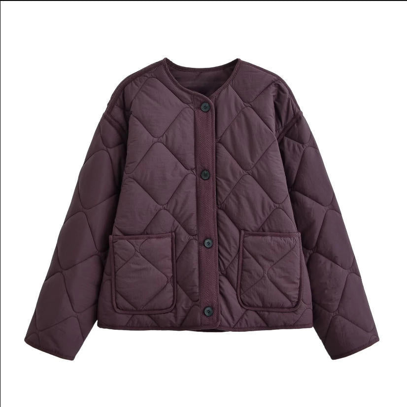 Damen 10+ gefütterte gesteppte Boxy‑Kurzjacke mit Rundhalsausschnitt, durchgehender Knopfleiste und aufgesetzten Taschen Nord Taschen