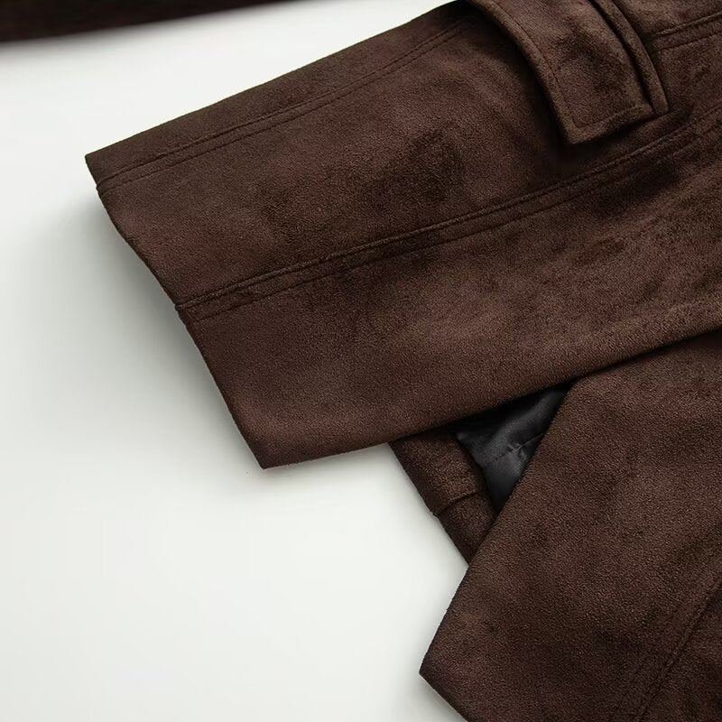Damen Taillierter Veloursleder-Blazer mit Reverskragen und Pattentaschen Nord Taschen