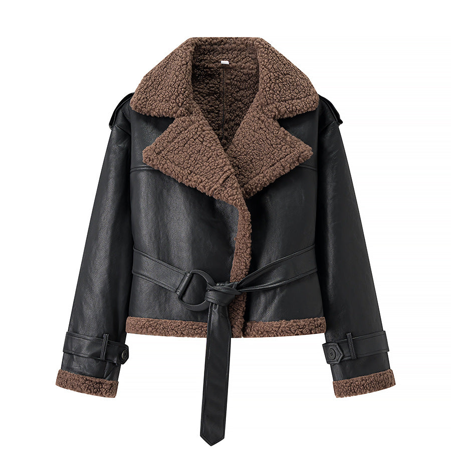 Damen Kurze Fliegerjacke aus Kunstleder mit Teddyfell-Kragen und Taillengürtel Nord Taschen