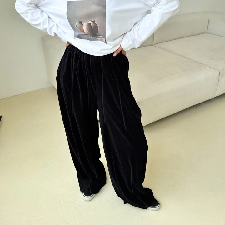 Damen weite Velours-Hose mit elastischem Bund und praktischen Seitentaschen