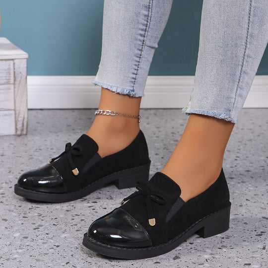 Damen  elegante Slipper-Loafer mit Lackkappe, Veloursimitat-Obermaterial, elastischem Einstieg und dekorativer Schleifenapplikation Nord Taschen