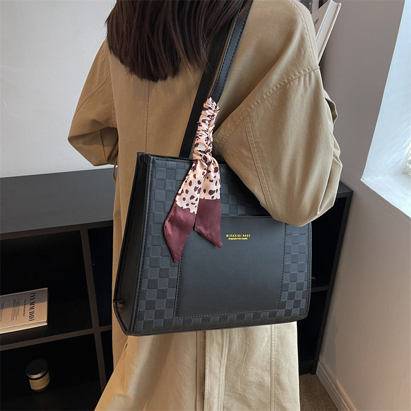 Damen elegante Handtasche mit strukturiertem Design Nord Taschen