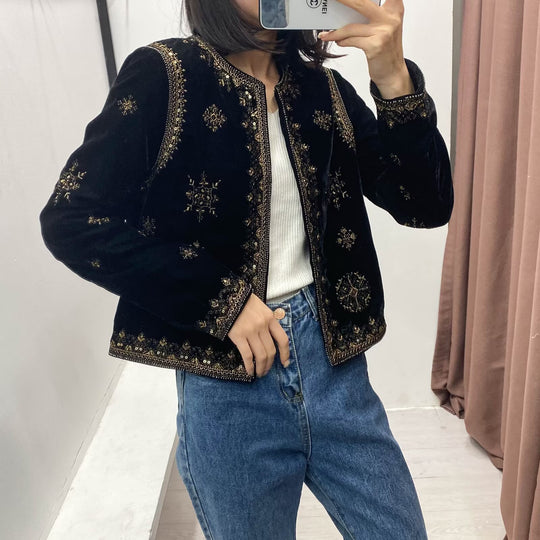 Damen Kurzsametjacke mit filigraner Metallstickerei und Perlenbesatz Nord Taschen
