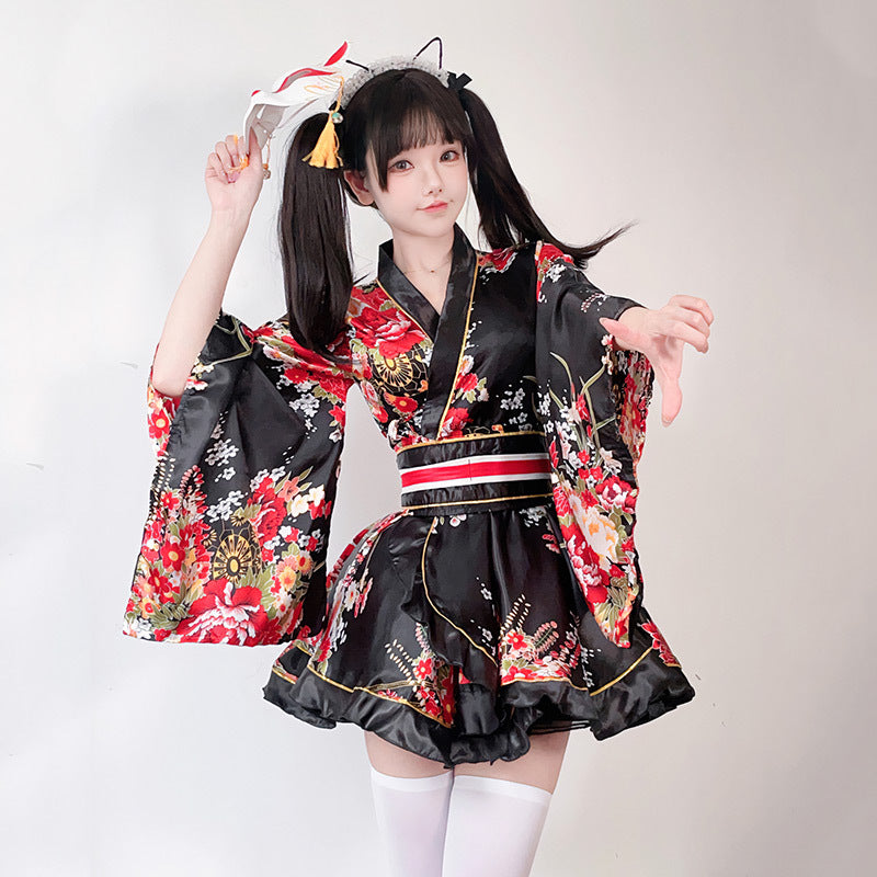 Damen Kimono Kleid mit einem verspielten Schnitt und floralen Akzenten Nord Taschen