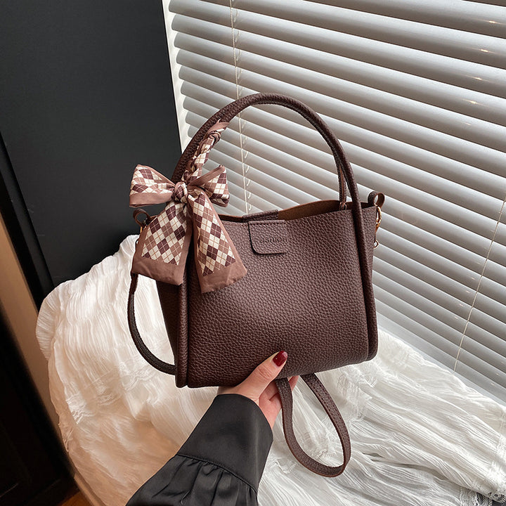 Damen Handtasche mit strukturiertem Kunstleder und elegantem Innenfach Nord Taschen