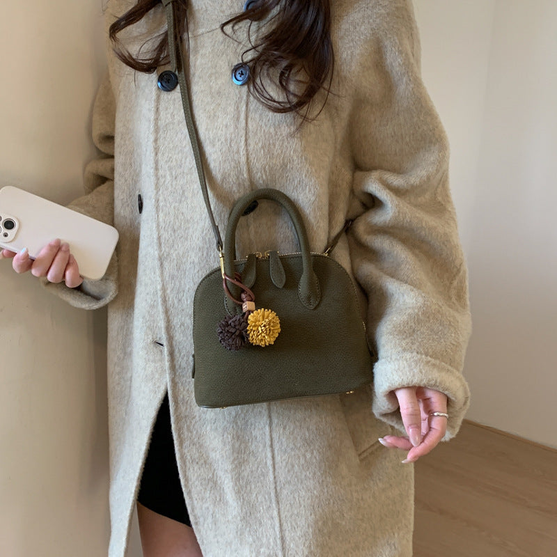 Damen Handtasche mit eleganten Quasten Nord Taschen